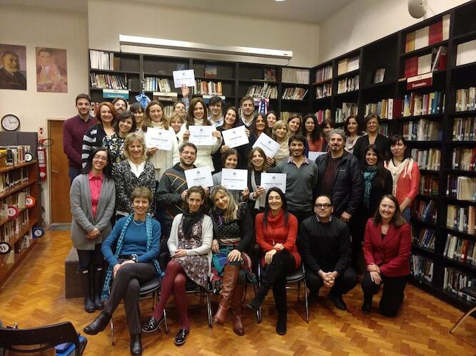 Entrega de diplomas para los alumnos de English for Journalists
